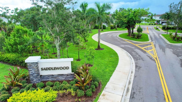 view of community / neighborhood sign