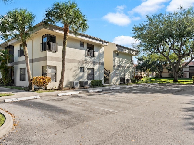 Listing photo 3 for 2887 Carambola Cir S Unit 2079, Coconut Creek FL 33066