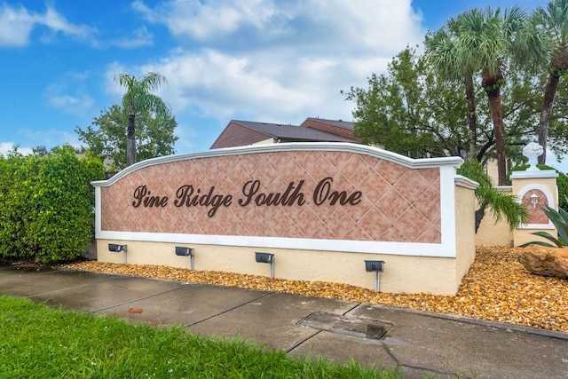 view of community / neighborhood sign