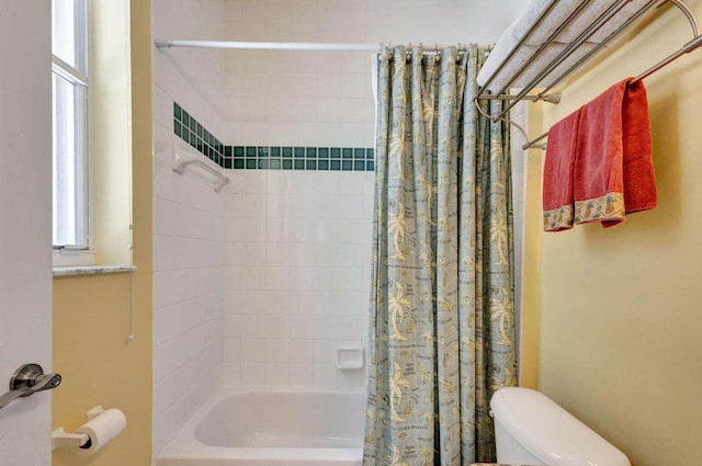120 Jones Creek Dr, Jupiter, FL 33458 - bathroom with toilet and shower / bath combination with curtain