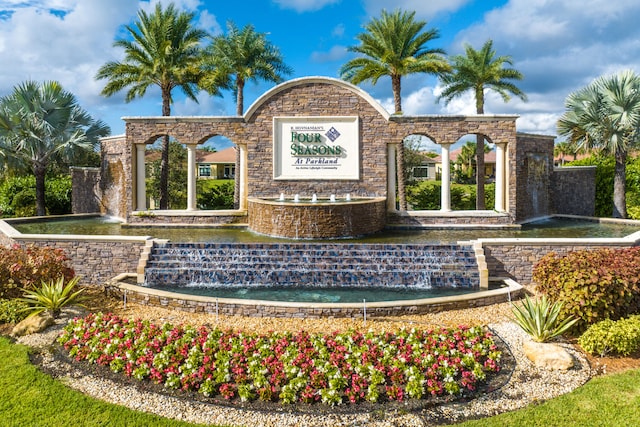 view of community / neighborhood sign