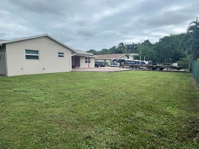 view of yard featuring a patio