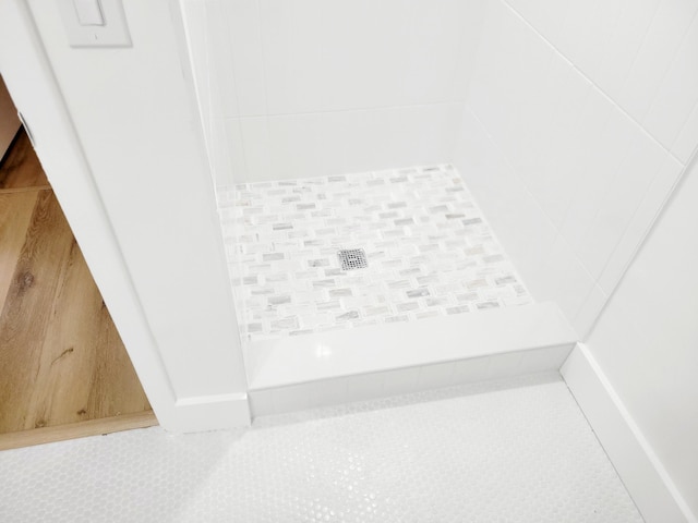 15 Burgundy Unit A, Delray Beach, FL 33484 - details with a tile shower