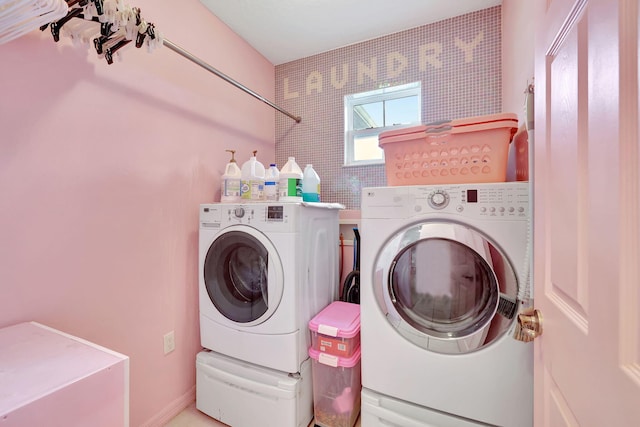 laundry room featuring independent washer and dryer