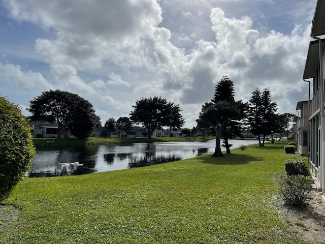 view of yard featuring a water view