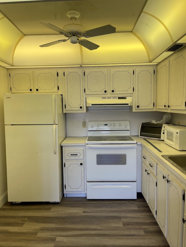34 Brittany Unit A, Delray Beach, FL 33446 - kitchen with light countertops, ceiling fan, under cabinet range hood, and white appliances