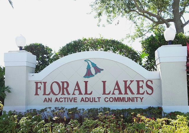 view of community / neighborhood sign