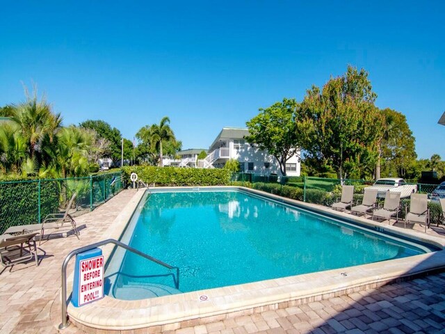 view of swimming pool