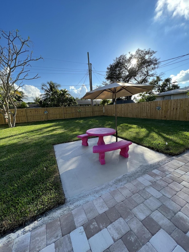 view of yard with a patio