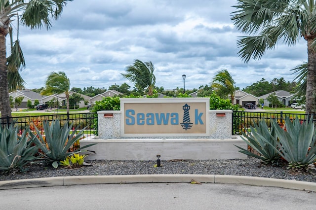 view of community / neighborhood sign