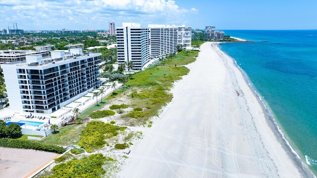 1800 S Ocean Blvd Unit 5C, Boca Raton, FL 33432 - view of urban area featuring waterfront with a beach and apartment complex