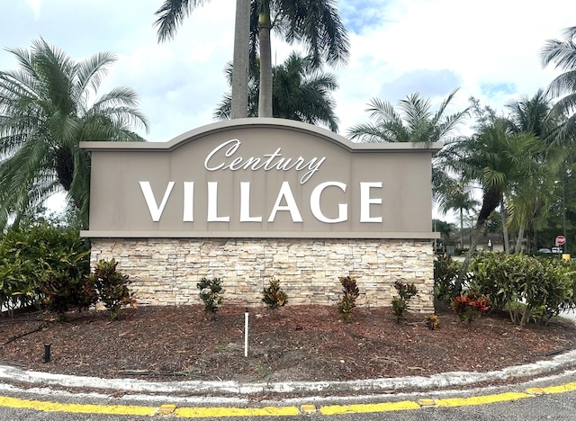 view of community / neighborhood sign