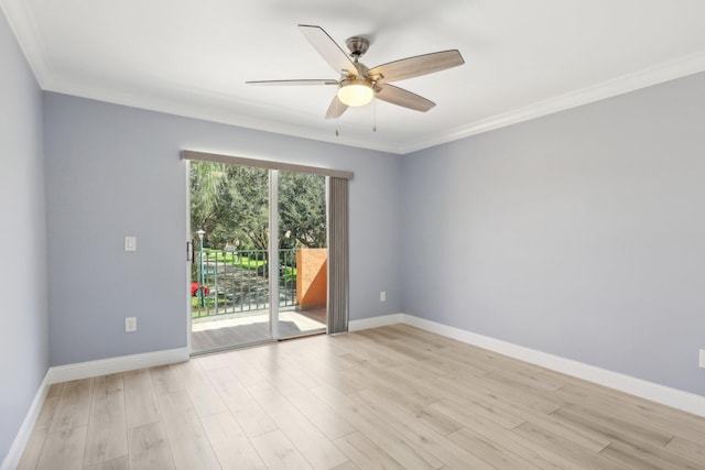 empty room featuring light hardwood / wood-style floors, crown molding, and ceiling fan