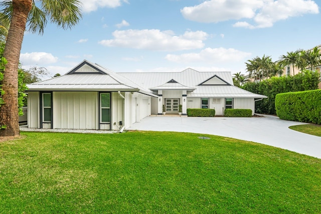 view of front of house with a front yard