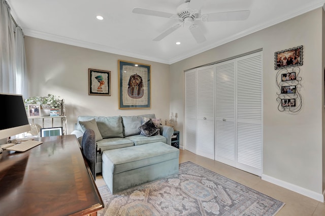 tiled living room with crown molding and ceiling fan