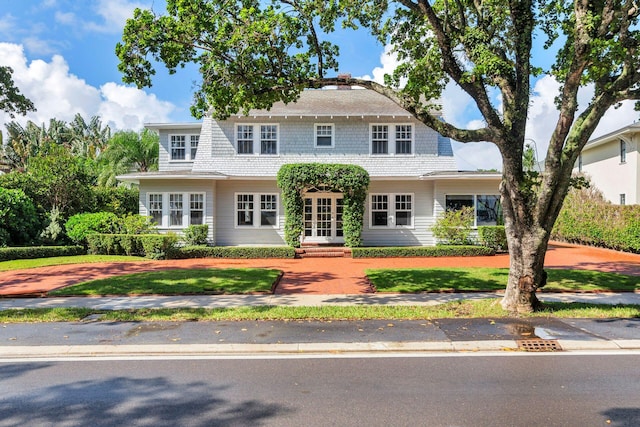 view of front of house with a front yard