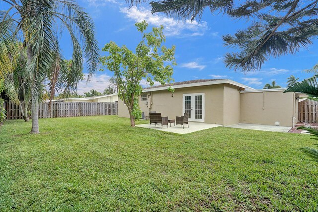 view of yard with a patio