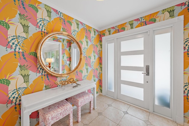 foyer with crown molding