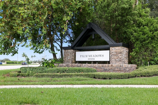 view of community / neighborhood sign