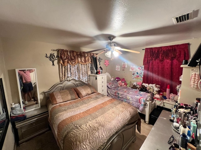 bedroom with ceiling fan