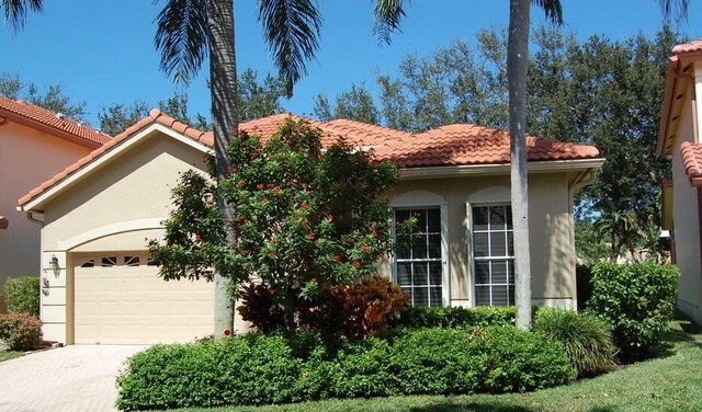 view of mediterranean / spanish-style home