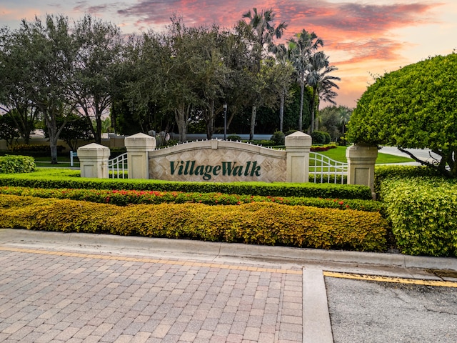 view of community / neighborhood sign