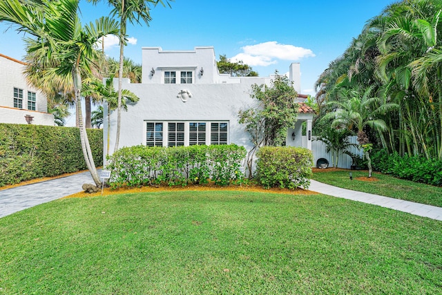 view of front of house with a front yard