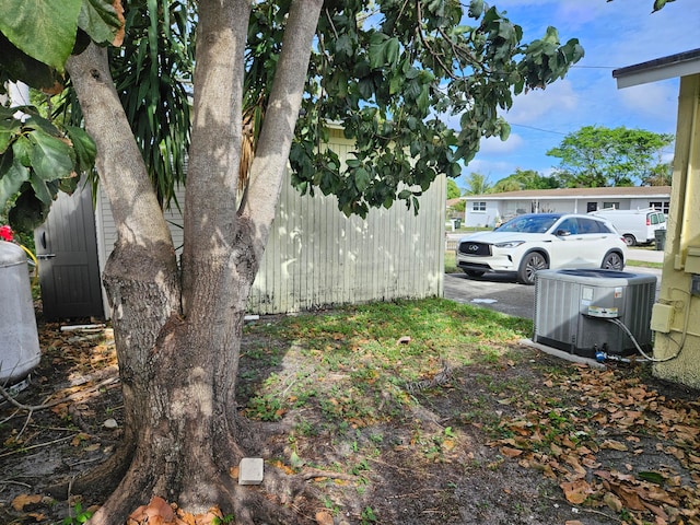 view of yard with cooling unit