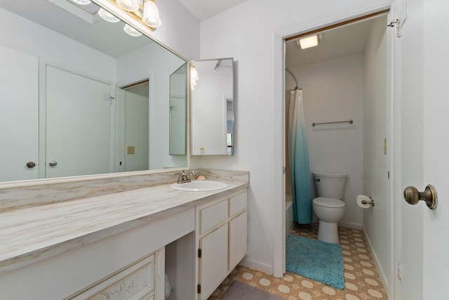 bathroom with shower / bath combination with curtain, vanity, baseboards, tile patterned floors, and toilet