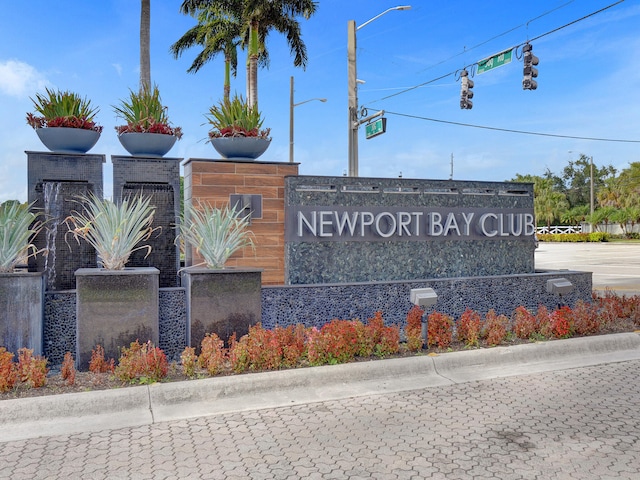 view of community / neighborhood sign