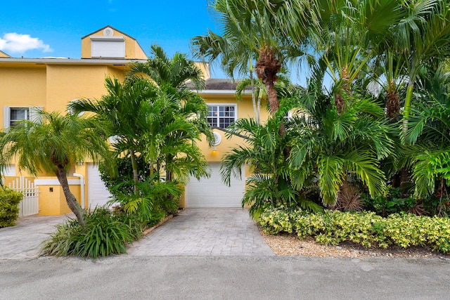 view of front of house featuring a garage