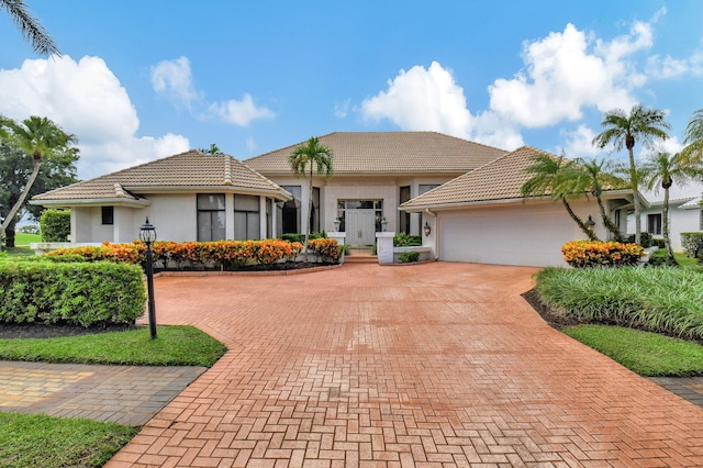 view of front facade with a garage