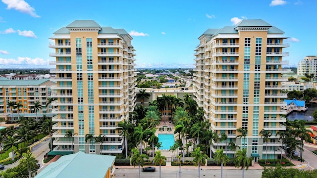 100 NE 6th St Unit 505, Boynton Beach, FL 33435 - view of property with a city view