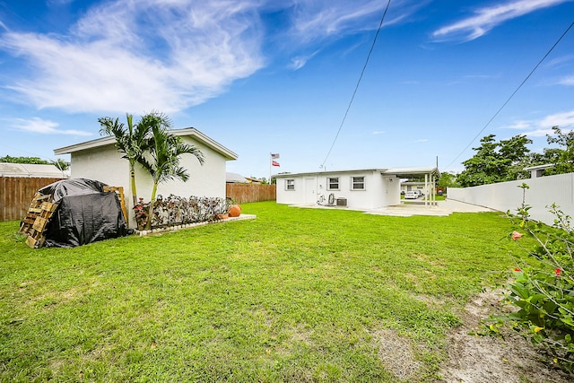 view of yard with a patio