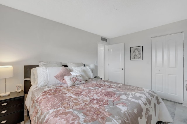 bedroom featuring a closet