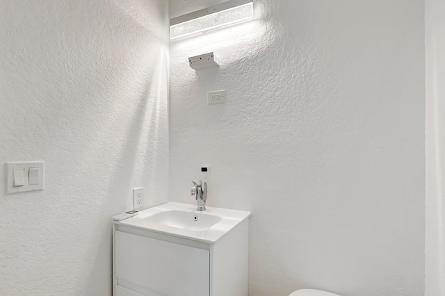 930 N Parkside Cir N, Boca Raton, FL 33486 - half bath with vanity and a textured wall
