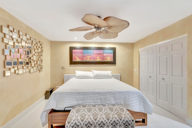 bedroom featuring a closet and ceiling fan