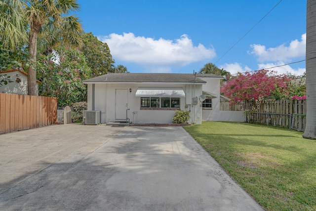 exterior space featuring a front lawn