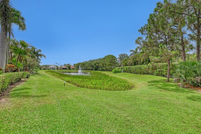 view of yard featuring a water view