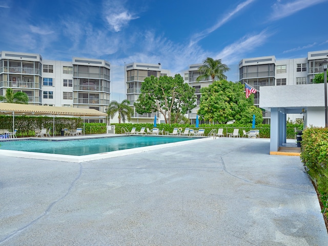 view of swimming pool