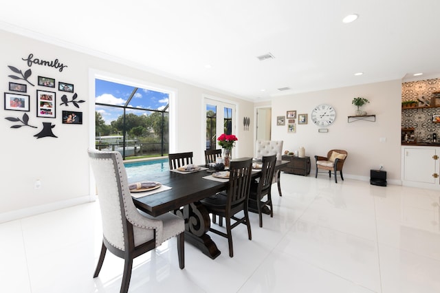 dining space with visible vents, ceiling fan, and recessed lighting
