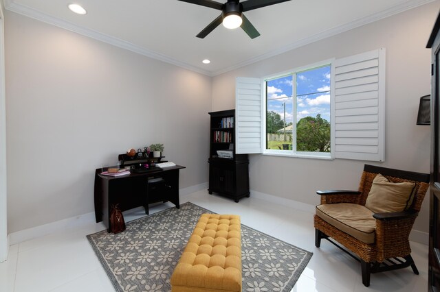 living area featuring ceiling fan, recessed lighting, ornamental molding, and baseboards