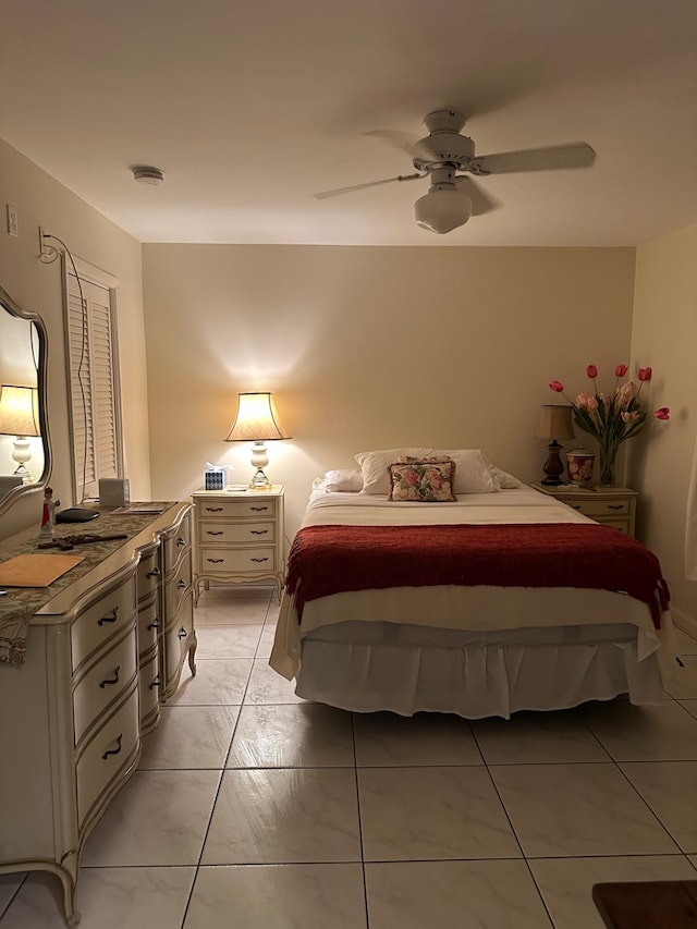 bedroom featuring a ceiling fan