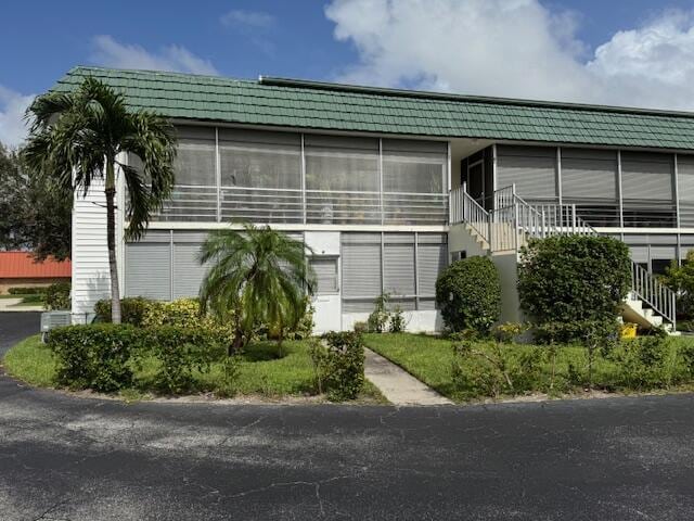 view of building exterior