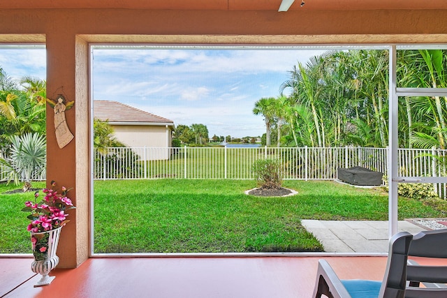 view of yard featuring a patio