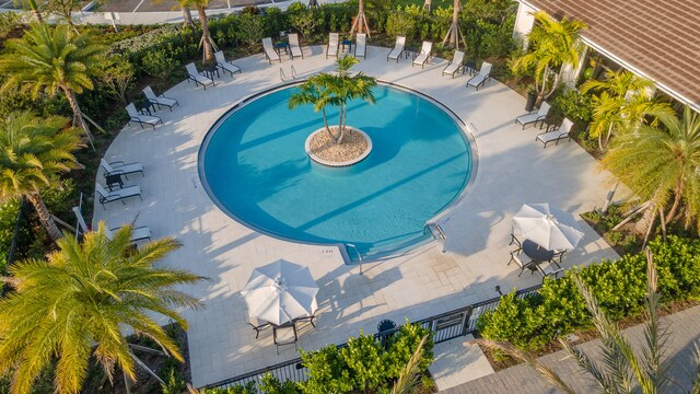 view of swimming pool featuring a patio