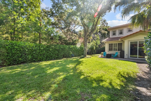 view of yard with a patio