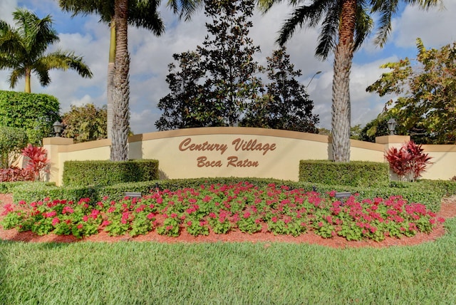 view of community / neighborhood sign