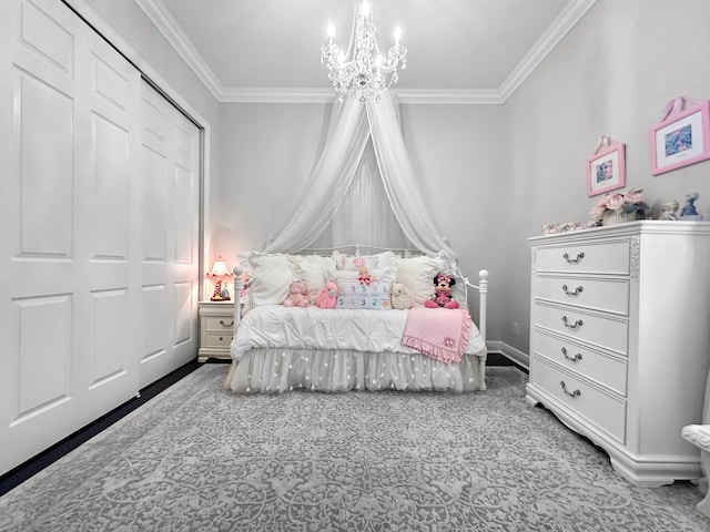 bedroom with ornamental molding, carpet, and an inviting chandelier