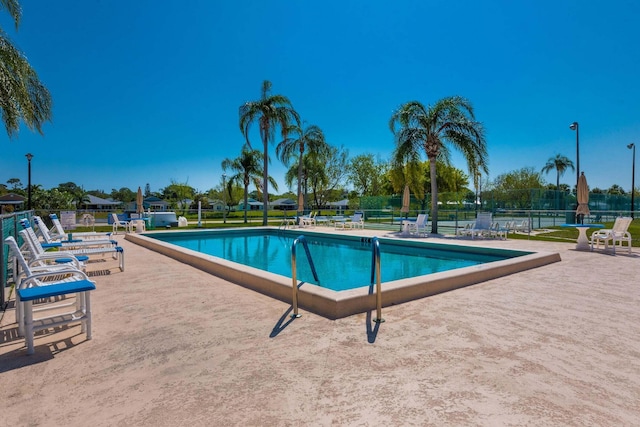 view of swimming pool